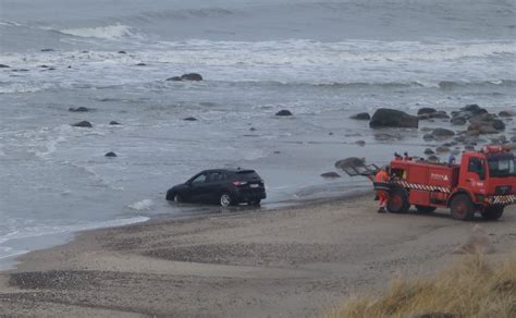 død mand hirtshals|Bil stod i vandet nær død 55